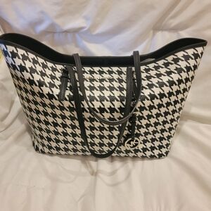 Michael Kors Jet Set Tote